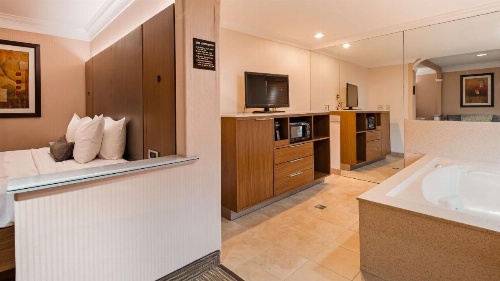 Best Western Plus Suites Hotel - Los Angeles LAX Airport image 4